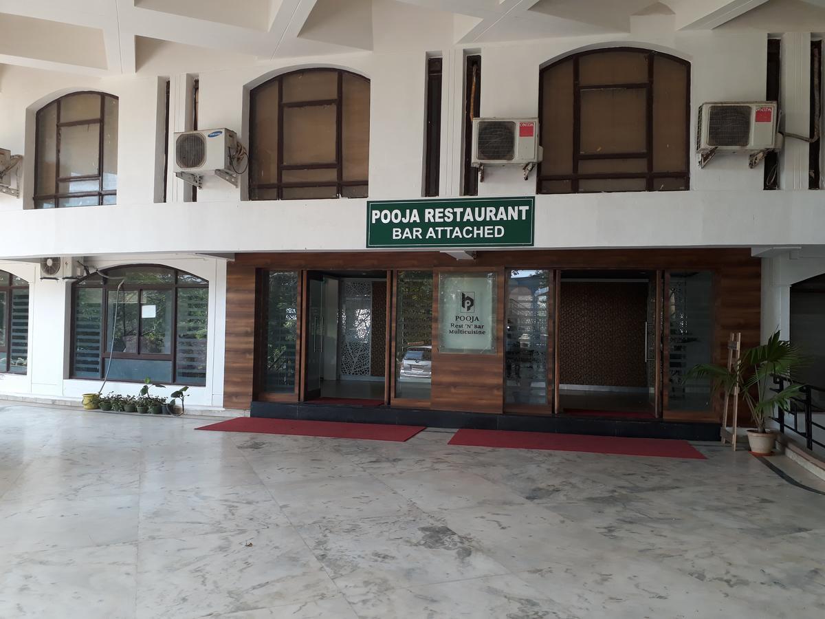Hotel Pooja International 达文盖雷 外观 照片